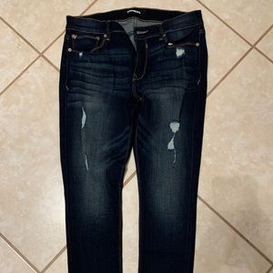 Distressed legging jeans